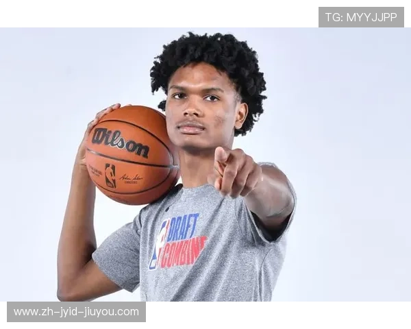 火箭队球服设计演变及经典款式盘点